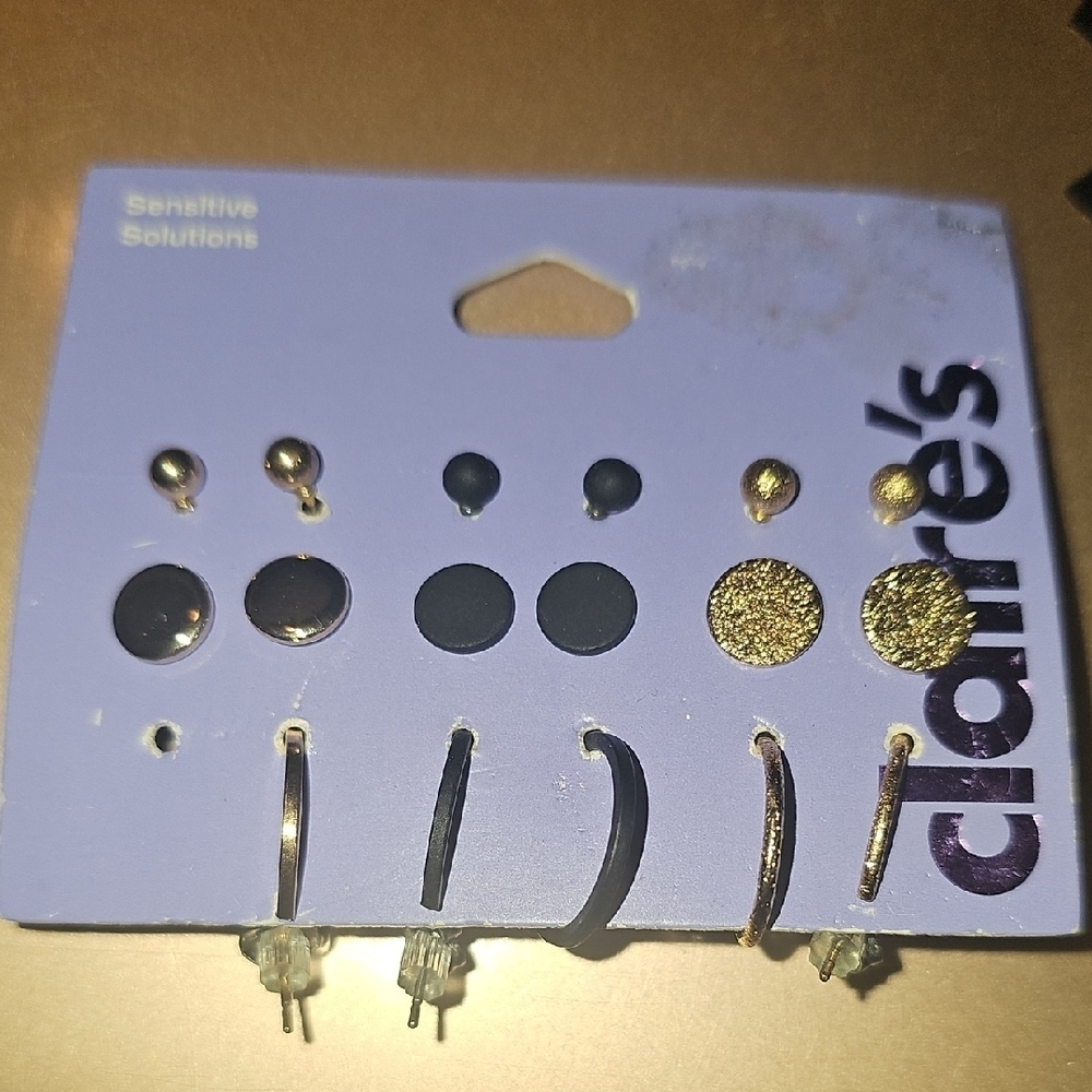 Claire's Girls NEW Black and Gold Earring Collection (Missing 1 Earring)